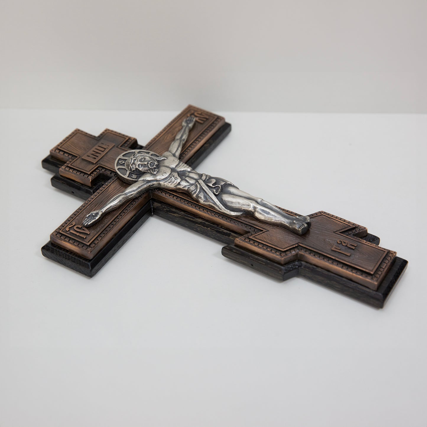 Crucifix de perete K02
